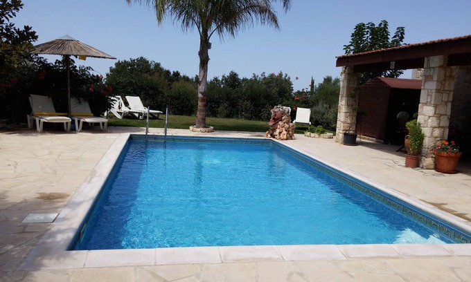 Stroumpi Villa | Familia - Villa agradable de lujo de piedra con piscina privada en Stroumbi