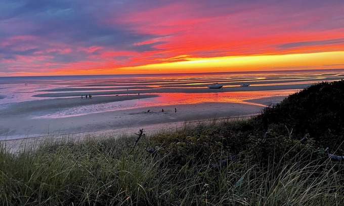 North Eastham Cabaña | Family-friendly Oasis Steps from Kingsbury Beach