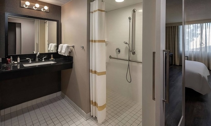 Nashville Hotel | Family-Friendly Oasis, Opry, Museums, Zoo, and More!