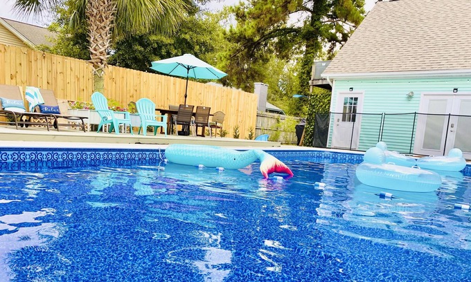 Cordesville Cabaña | Family Friendly Pool Retreat