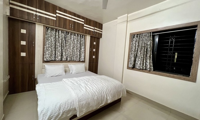 Baner Apartamento | Family friendly Peaceful 3BHK apartment in Balewadi.