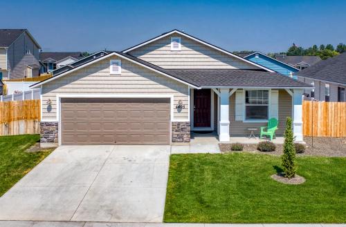 Caldwell Casa | Family Friendly Playroom Garage