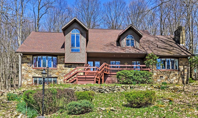 Alpine Lake Casa | Family-Friendly Terra Alta Home w/ Lake View!