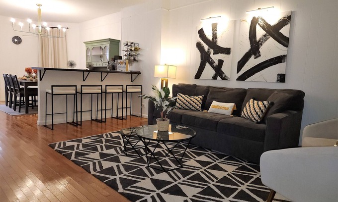 Bethlehem Casa | Family-Friendly Townhome Bliss:10min to Lehigh Valley Festivals & Events