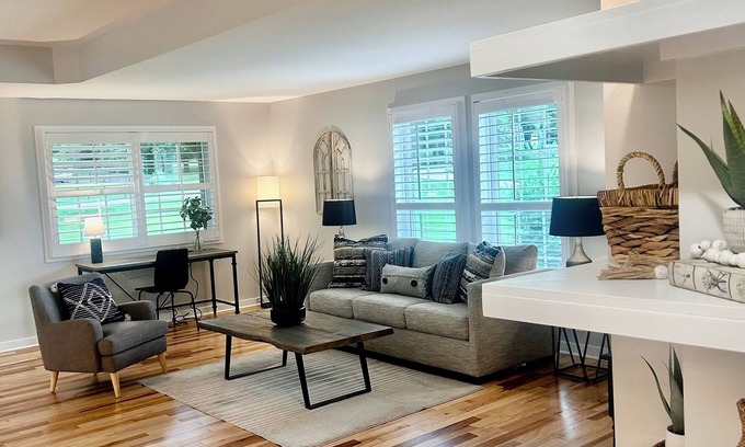 Mount Pleasant Casa | Family-friendly , charming 4-bedroom home with AC, WiFi and more !!!