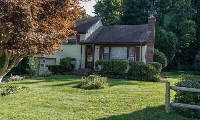 Wakefield-Peacedale Casa | Family Friendly Rental!