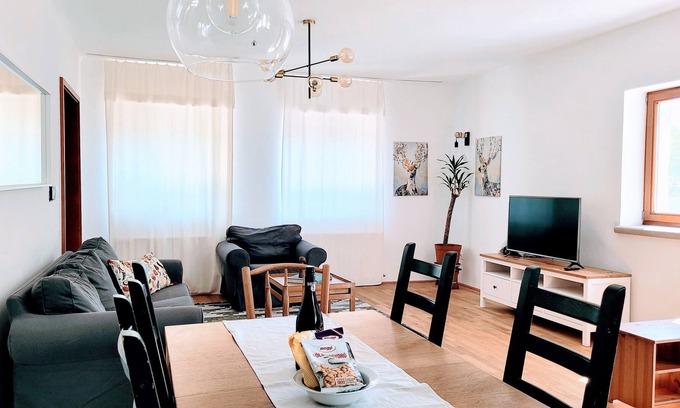 Kissvabhegy Condominio | Family friendly villa Budapest