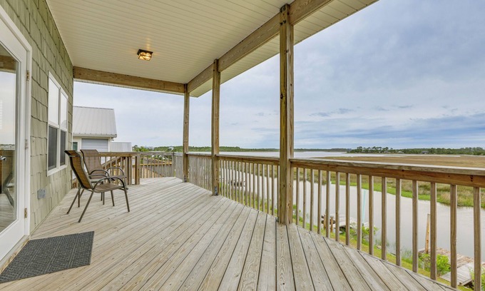 Crawfordville Casa | Family-Friendly Waterfront Oasis: 7 Miles to Beach