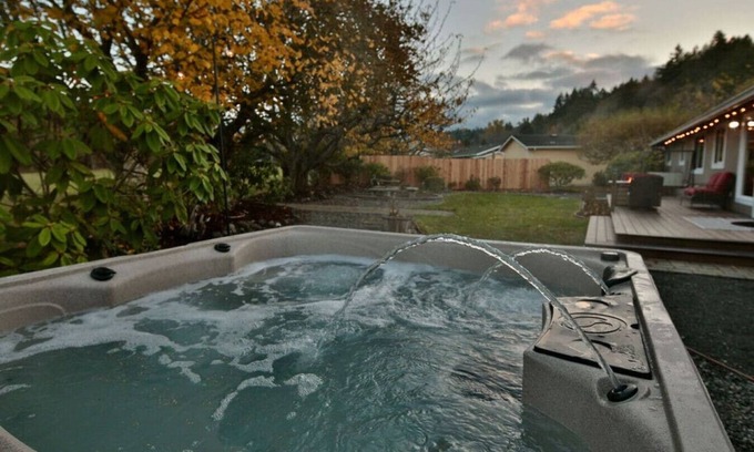 Port Angeles East Casa | Family Friendly, wi-fi & hot tub