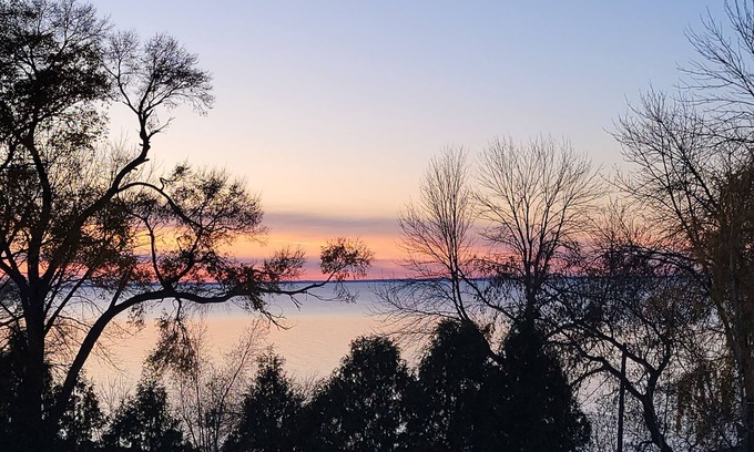 Dyckesville Casa | Family & Friends Getaway near Lambeau Field with Beautiful Bay View!