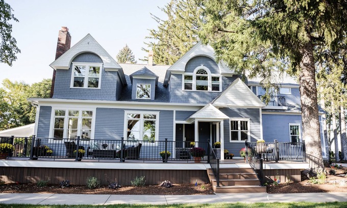 Hamilton Casa | Family Fun & Adventure at Award Winning Historical Copper King Mountain Mansion