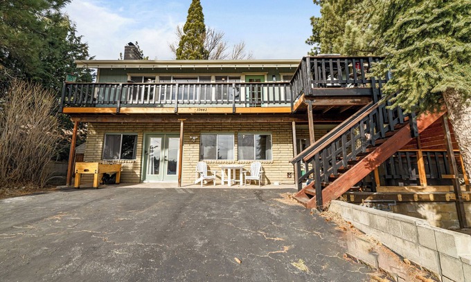 Fawnskin Casa | Family Fun Cabin - 5 Bedroom, Game Room, Hot Tub and Lake Views!