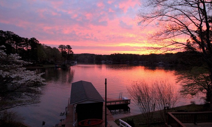 Wildwood Point Casa | Family Fun on the Lake! 4 Bed, 3 Bath with Great Outdoor Kitchen.