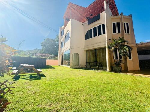 Tanjung Bungah Casa | Family Fun Private Pool Villa with KTV, BBQ, PS5, POOL TABLE, KITCHEN just 2-Minute Drive to Tanjung Bungah Beach