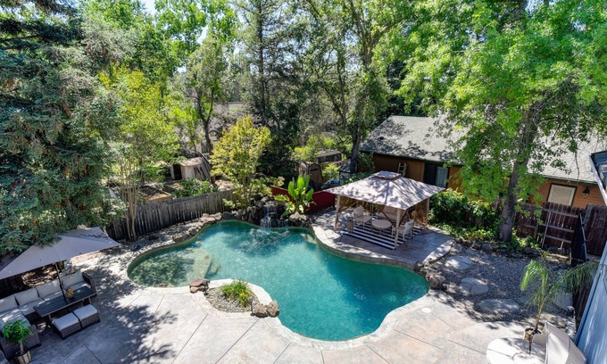Orangevale Casa | Family Fun & Relaxation! 6-guests, beautiful backyard