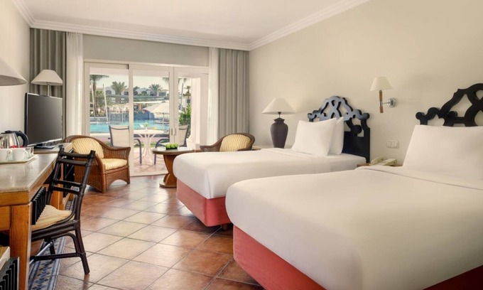 Sharm El Sheikh Complejo | Family Fun with Waterslides | 2 Rooms, Unwind with Spa & Great Dining Options