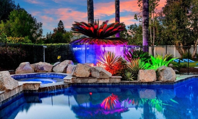 Felicita Casa | Family Getaway: Game Room/MiniGolf/Pool/ HotTub!