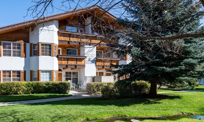 Midway Casa | Family Getaway~Pool, Hot Spring, Scuba & Ice Castles 727