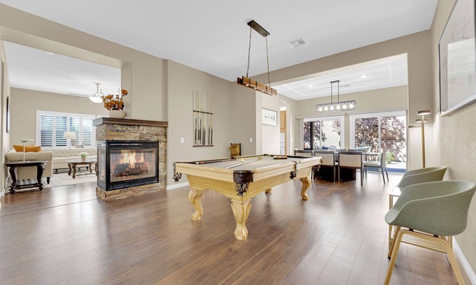 Enterprise Casa | Family Getaway Single Story Home Pool Table 4BR 5 Queens 12 Miles to The Strip