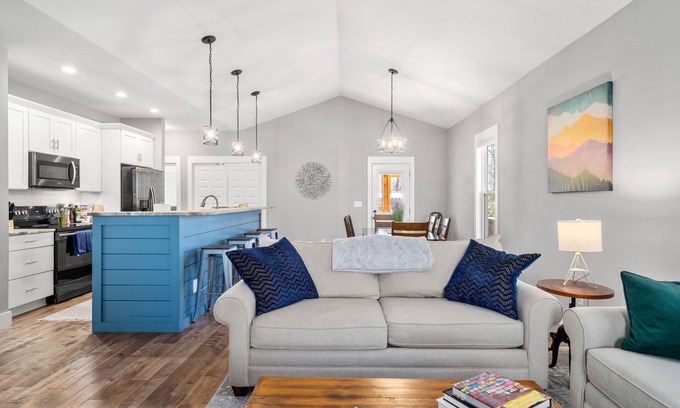 Black Mountain Casa | Family friendly home.EV charger, fenced yard, bocce!
