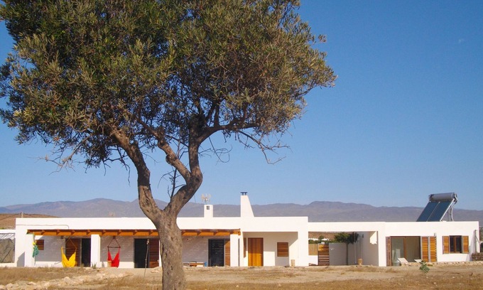Fernan Perez Cabaña | Tu refugio en Parque Natural de Cabo de Gata, con piscina y terreno privado