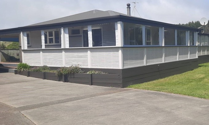 Waitarere Beach Casa | Family holiday home at Waitarere Beach.