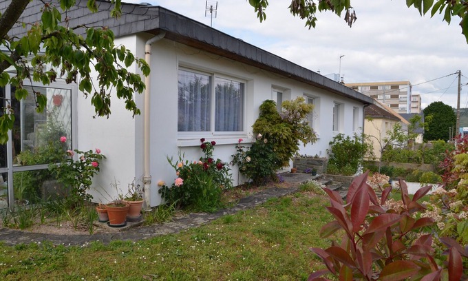 Sotteville-les-Rouen Casa | Family home with garden near Rouen center and Armada