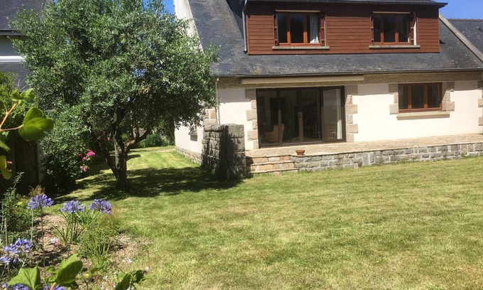 Saint-Briac-sur-Mer Casa | casa de la familia en el casco antiguo de Saint Briac, jardín sur