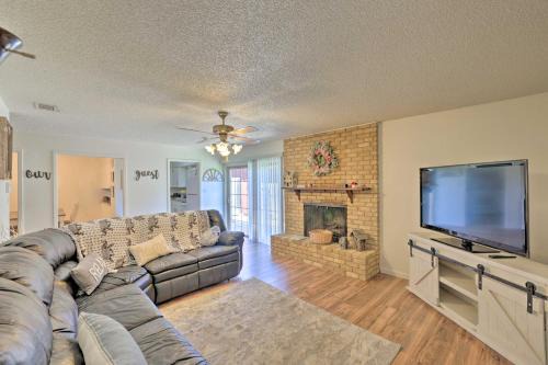 Fort Worth Casa | Family Home in Fort Worth Pets Welcome!
