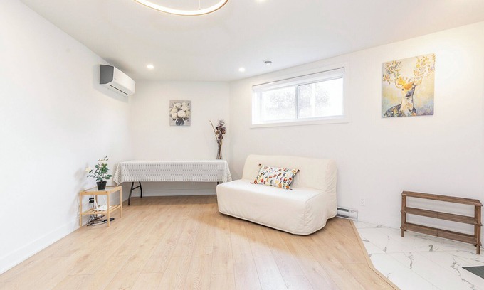 Lafleche Apartamento | Family Home in Longueuil 2 Bed 1 Bathroom