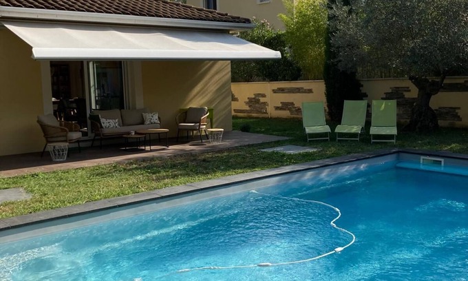 Francheville Casa | Family home near Lyon. For a vacation between town and country!