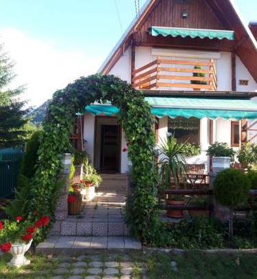 Cheia Casa | Family Home