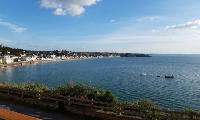 Pleherel-Plage-Vieux-Bourg Casa | Family home with exceptional sea view.