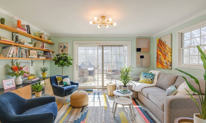 Fairview Casa | Family Home w/ Furnished Deck in Fairview!