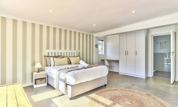 Milnerton Casa | Family Home WiFi Pool Secure Parking