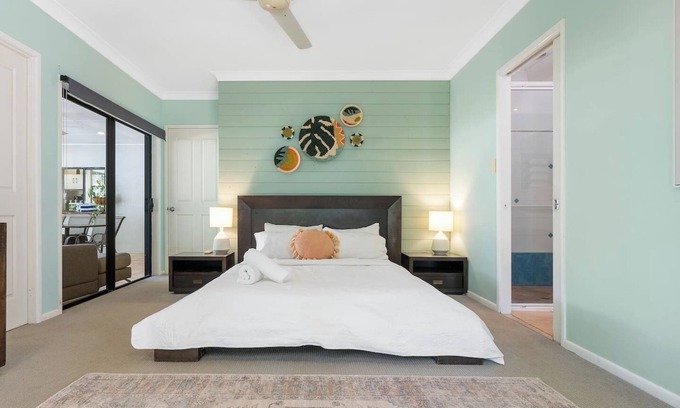 Clifton Beach Casa | Family home with pool 2 mins to beach & playground