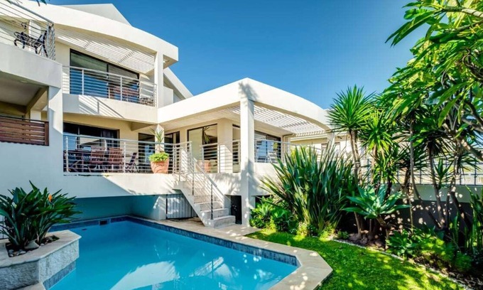 Bantry Bay Villa | Family Home in Camps Bay w/Garden & Pool (Bakoven Blue)