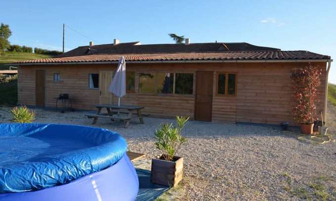Riguepeu Cabaña | Casa de la familia 8-16 en cambio, la paz y la naturaleza, piscina y parque, animales domésticos