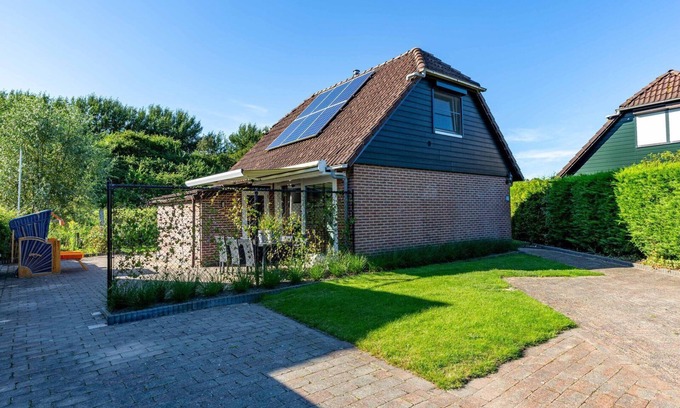Wolphaartsdijk Casa | Family house, close to the beach and Lake Veere, garden where children can play