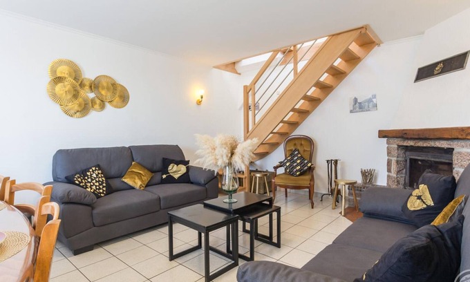 Montmartin-sur-Mer Cabaña | Casa familiar con jardín cerrado, cerca de la playa, se admiten mascotas, aparcamiento, WiFi
