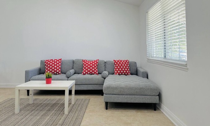 Simi Valley Casa | Family House in Simi