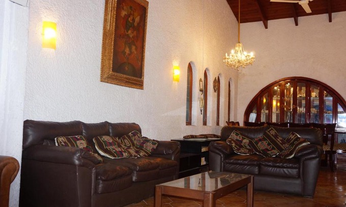Santiago de Surco Casa | Family House