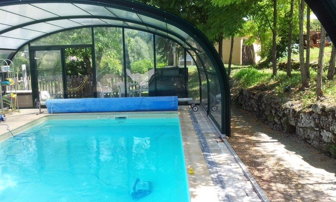 Saint-Cyprien Cabaña | casa unifamiliar con piscina cubierta climatizada