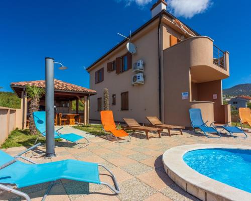 Povile Apartamento | Family house with swimming pool