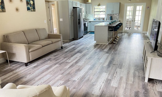 Coquina Key Casa | Family in style Island Living 10 minutes from beach and Pier
