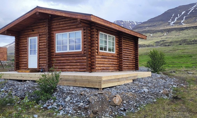Akrahreppur Cabina | Family Log House in the rural North Iceland. Brand new with a stunning view.