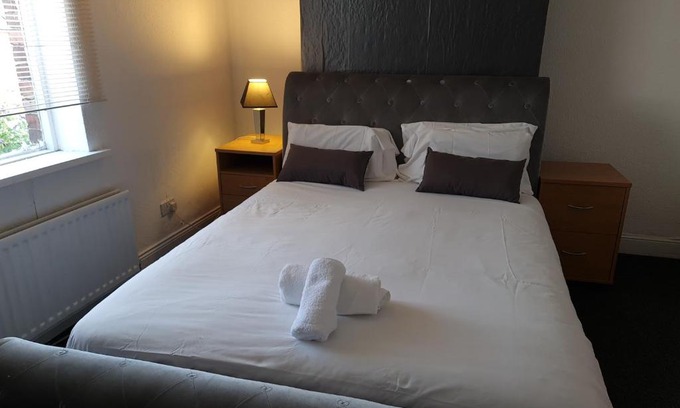 Newcastle-upon-Tyne Casa | Family Long Stay Contractors stags and Hens