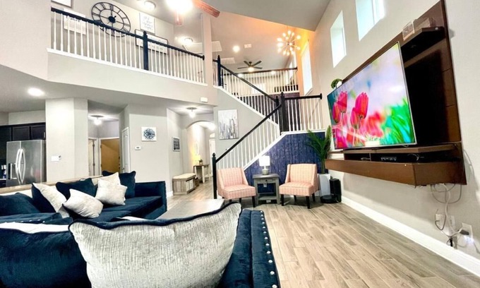 San Antonio Casa | Family Luxury Retreat near Sea World