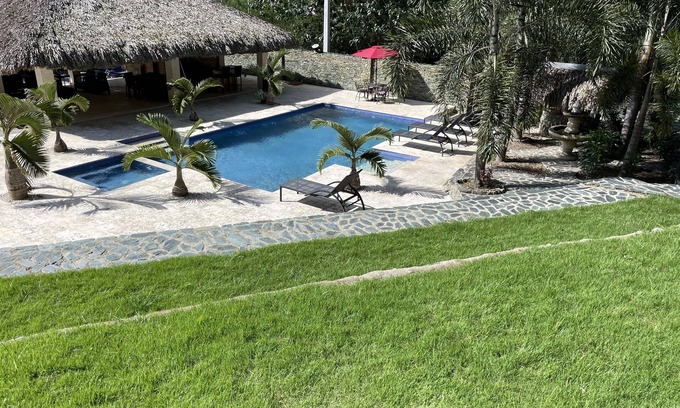 La Vega Province Cabina | Family & Pet Friendly 14-Guest Cabin, w/ Pool & Cabana
