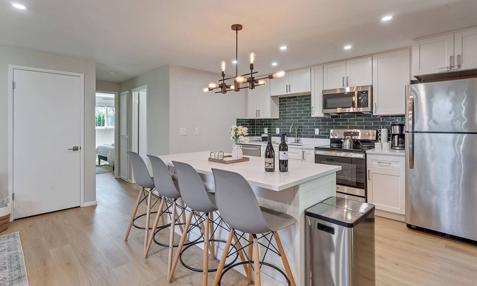 Brentwood-Darlington Casa | Family & Pet-Friendly 2-bedroom house in walkable Portland w/ King bed, AC, WiFi